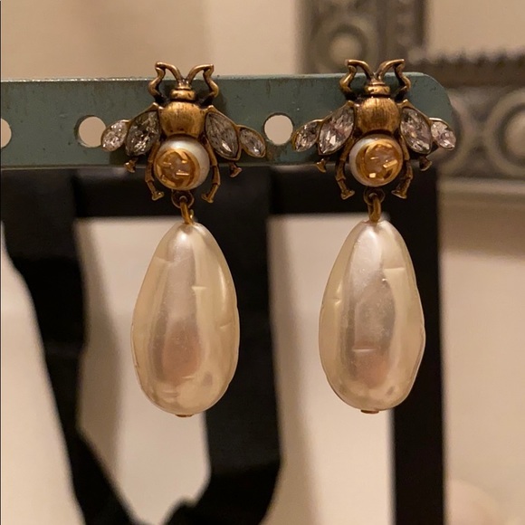 gucci bee drop earrings